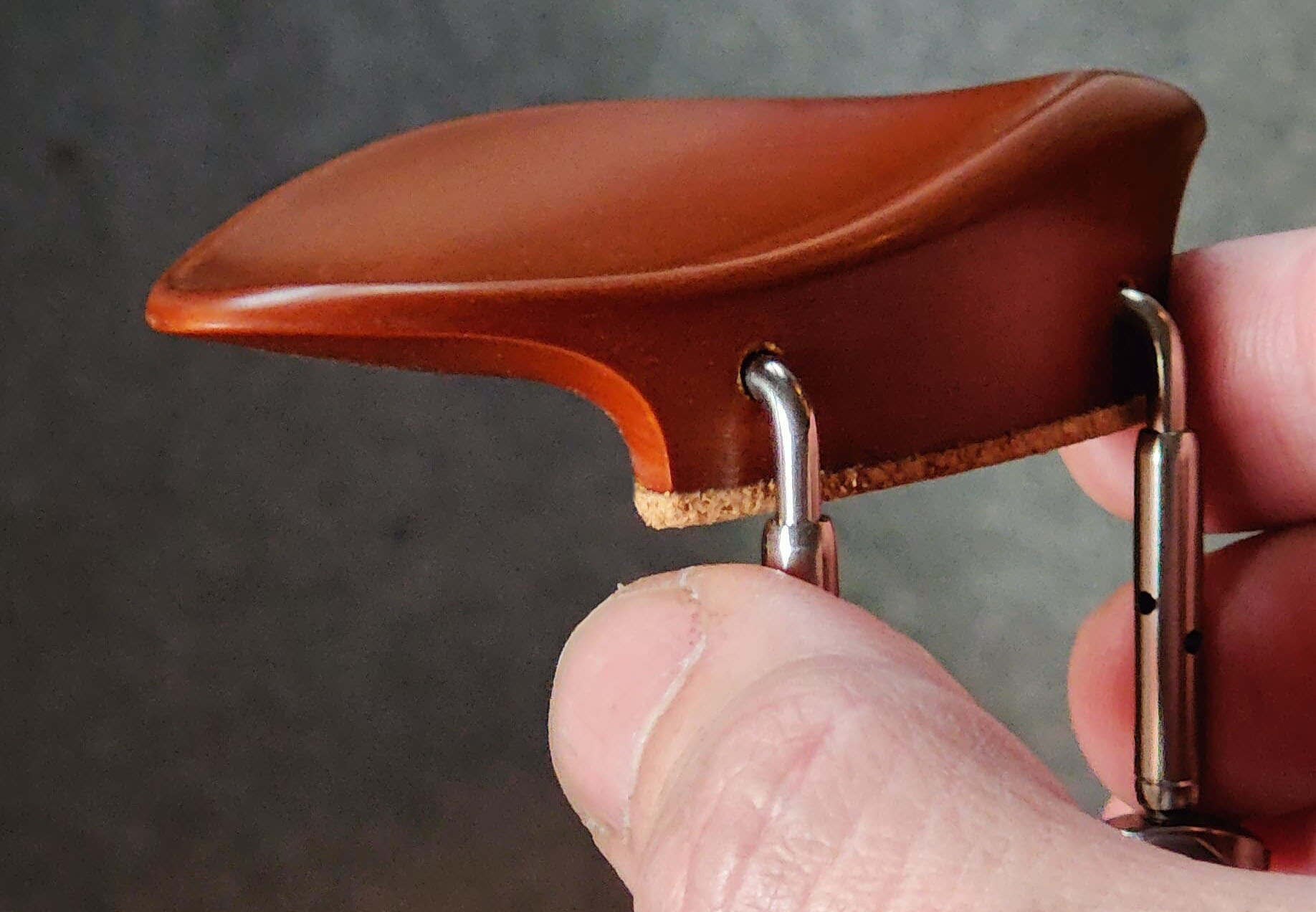 Mentoniera Almond Vista Laterale2